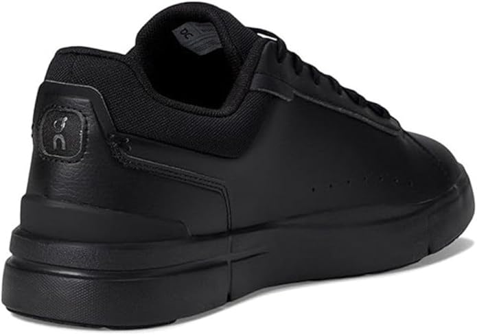 On Women's The Roger Advantage Sneakers