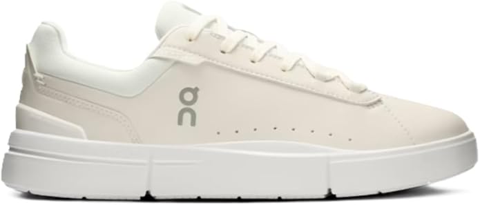 On Women's The Roger Advantage Sneakers