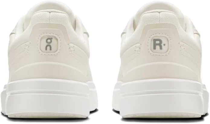 On Women's The Roger Advantage Sneakers