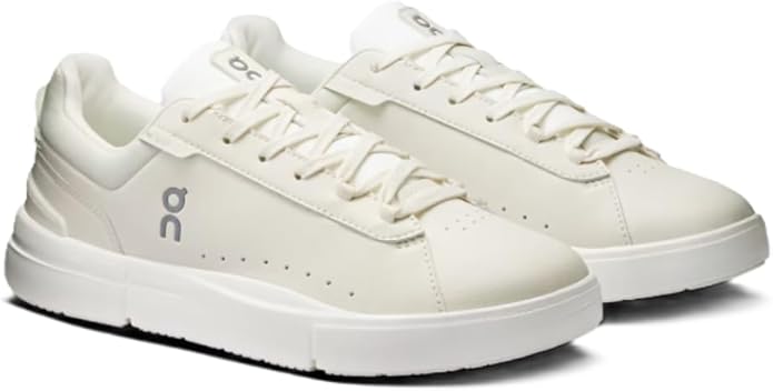 On Women's The Roger Advantage Sneakers