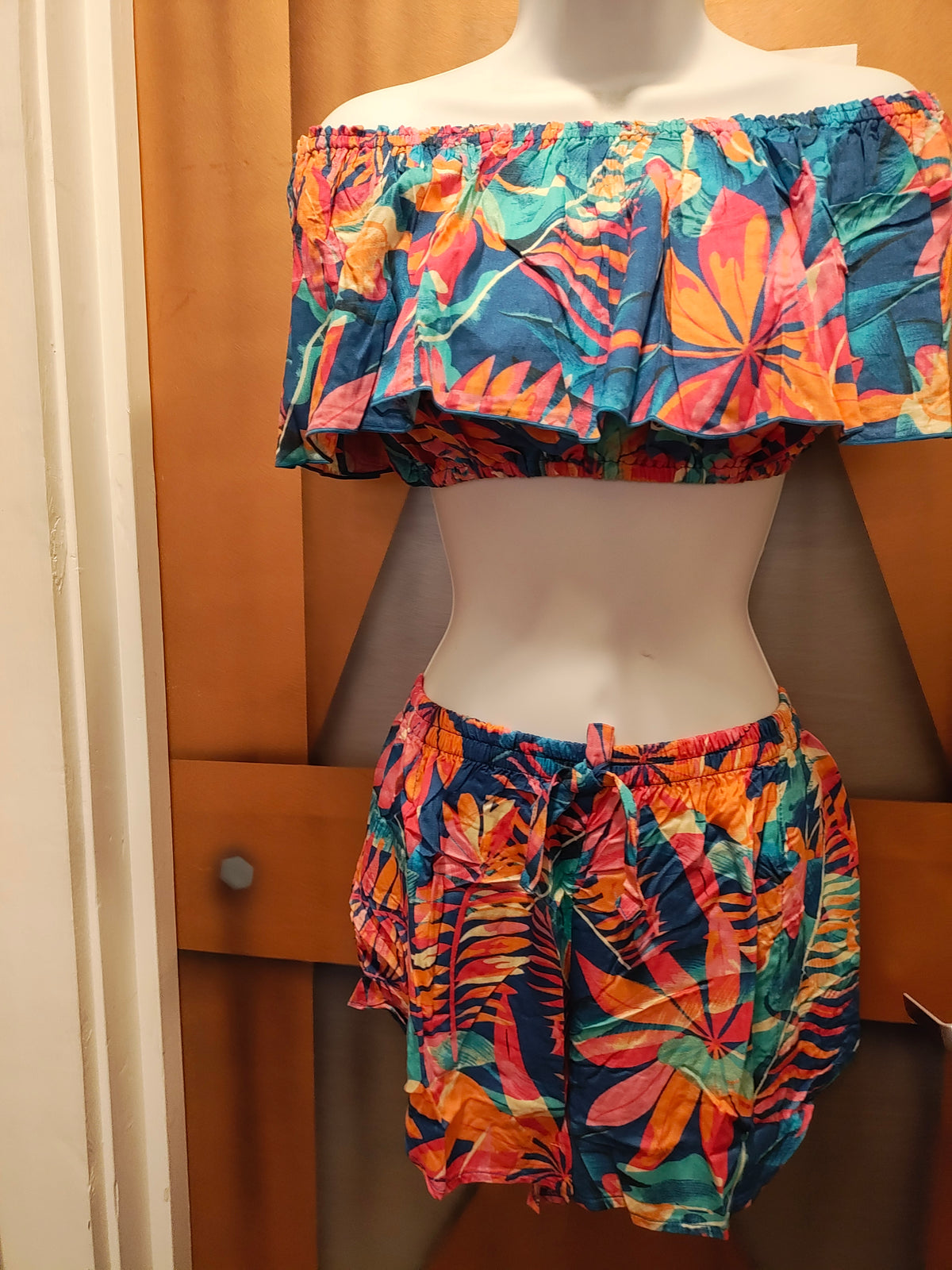 Ingear Fashion's Women's Flounce Short and Top One Size 749